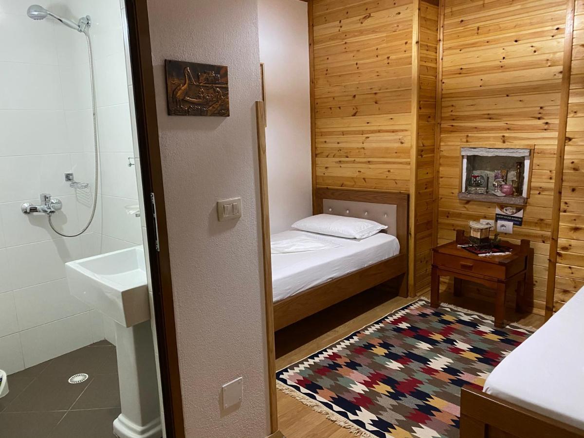 Ahmetaj Guest House Gjirokastër Екстериор снимка