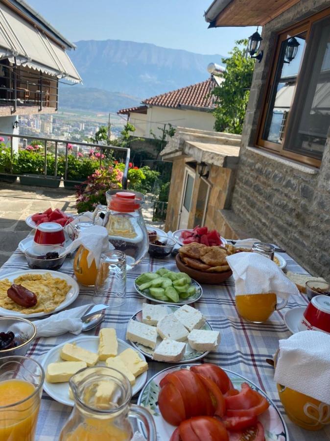 Ahmetaj Guest House Gjirokastër Екстериор снимка