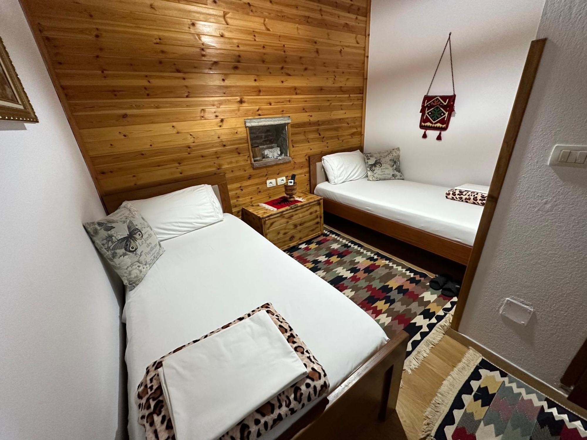Ahmetaj Guest House Gjirokastër Екстериор снимка