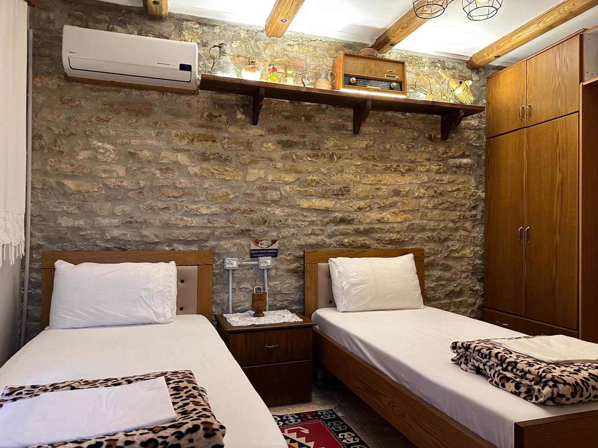 Ahmetaj Guest House Gjirokastër Екстериор снимка