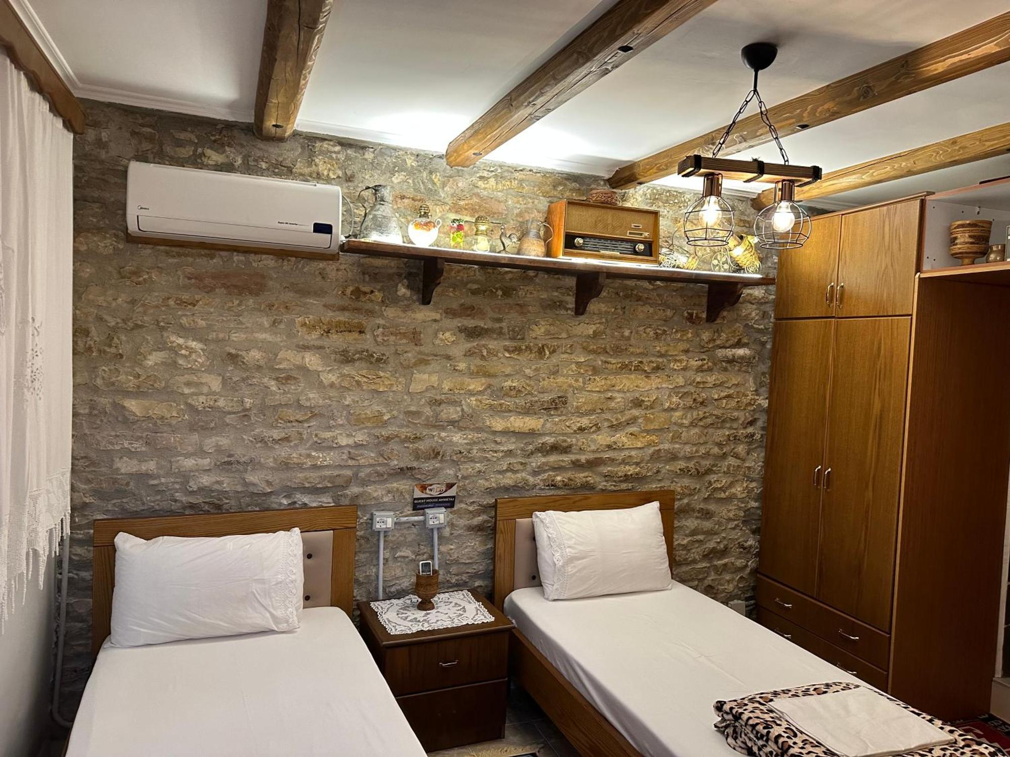 Ahmetaj Guest House Gjirokastër Екстериор снимка