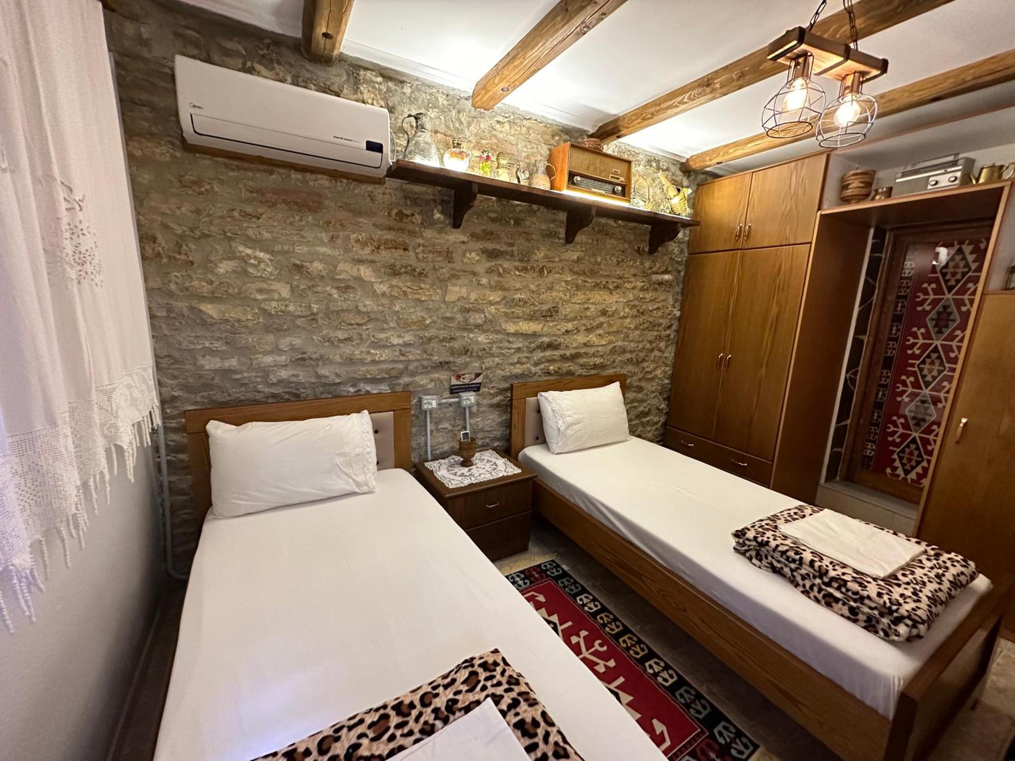 Ahmetaj Guest House Gjirokastër Екстериор снимка