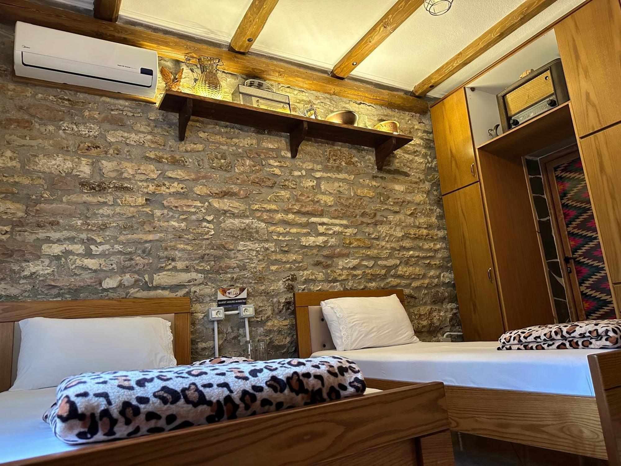 Ahmetaj Guest House Gjirokastër Екстериор снимка